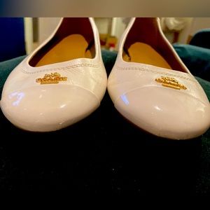 Coach Chelsea flats in cream